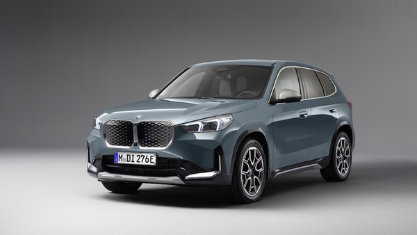 BMW iX raddoppia con la eDrive20 a singolo motore elettrico