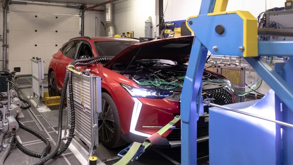 Stellantis certifica 28 milioni di veicoli pronti per gli efuel