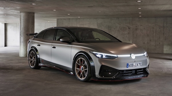 Volkswagen ID.X Performance introduce la ID.7 sportiva