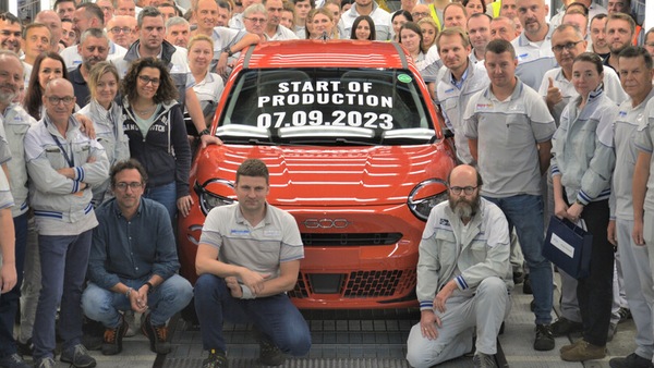 Fiat 600e "Arancio sole d'Italia" è la prima prodotta a Tichy