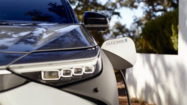 Toyota, il futuro delle batterie punta ai 1.000 km d'autonomia