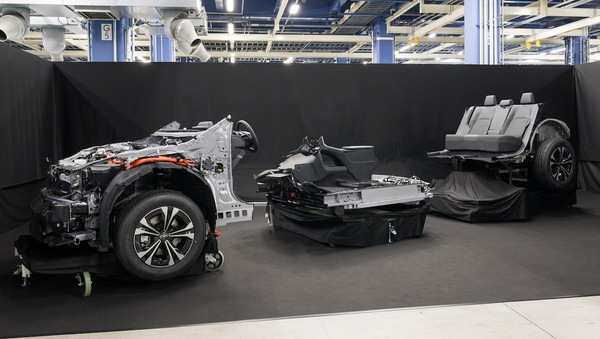 Toyota, nel 2026 le prime elettriche prodotte con Gigacasting