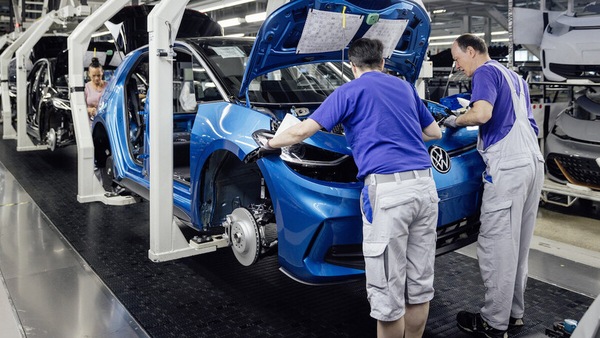 Volkswagen sospende la produzione delle elettriche ID.3 e Born