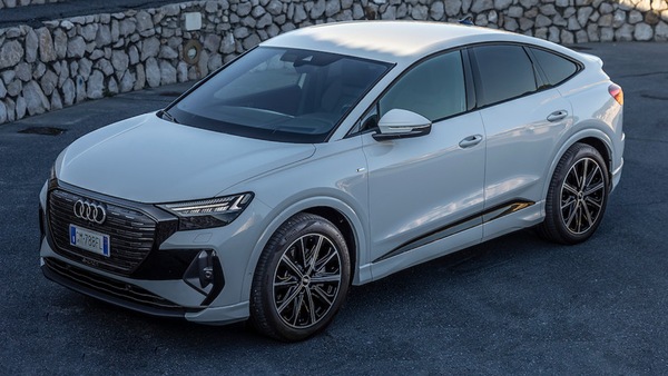 AUDI Q4 e-tron Plug & Charge si arricchisce di nuovi servizi di ricarica