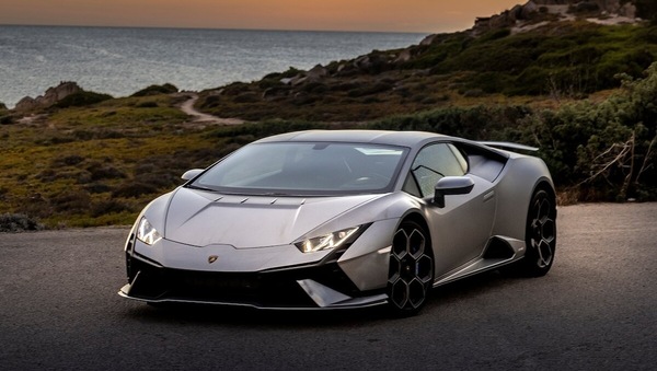 Nuova Lamborghini Huracan ibrida plug-in, tutto un altro stile