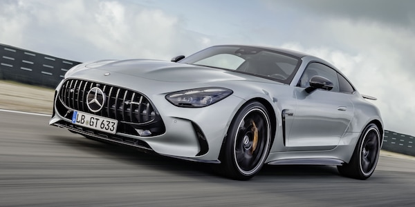 Mercedes-AMG GT Coupé, la super V8 in Italia, prezzo e allestimenti