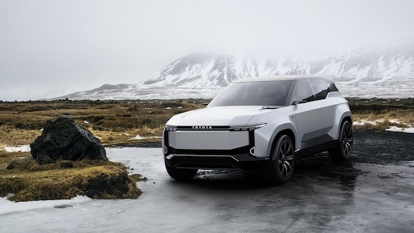 Toyota al Salone di Tokyo con il Land Cruiser elettrico e il pick-up EPU