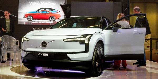 Volvo punta su EX30, la elettrica compatta prodotta anche in Europa