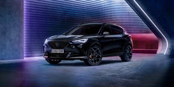 Cupra Formentor VZ5 BAT, nero e carbonio per la serie speciale