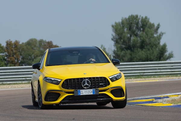 Nuova Mercedes-AMG A 45S: la prova su pista