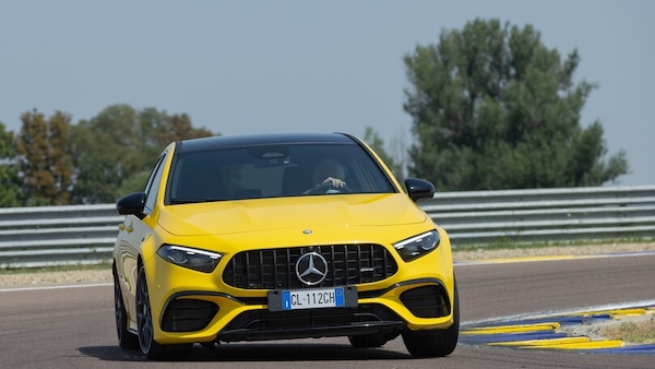 Nuova Mercedes-AMG A 45S: la prova su pista