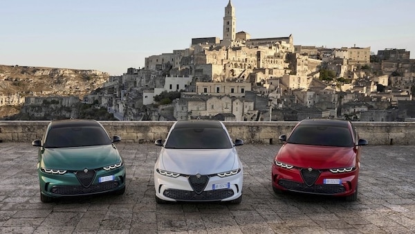 Alfa Romeo Tonale Tributo Italiano, orgoglio tricolore con Stelvio e Giulia