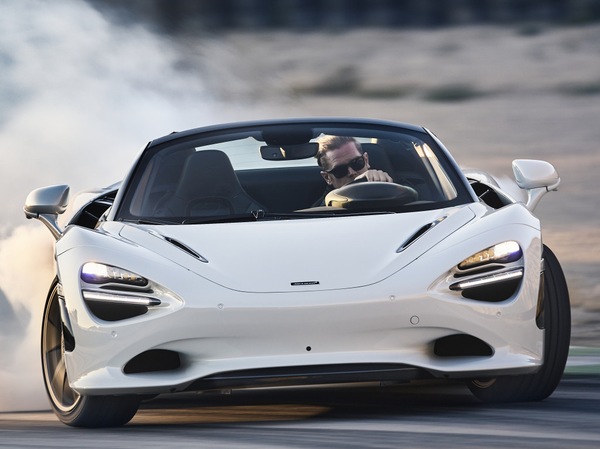 McLaren 750S, la prova in pista per pochi eletti