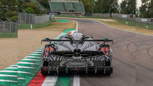 Pagani, nuova hypercar in vista: è la Imola Roadster?