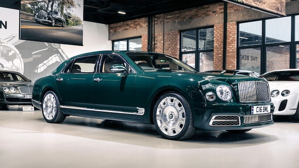 La Bentley Mulsanne della Regina Elisabetta torna a Crewe