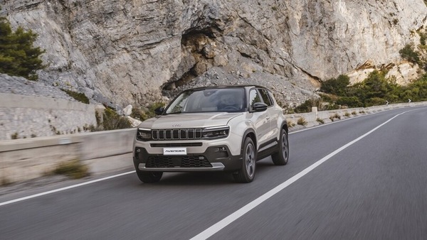 Jeep Avenger 2024, i prezzi della mild hybrid e tutte le novità