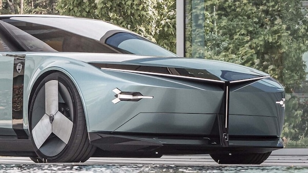 Nuova Lancia Ypsilon, i muletti accompagnano verso la presentazione