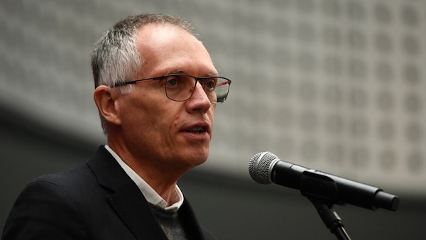 Stellantis e l'elettrico, Taveres: "Prezzi competitivi e sfida con Tesla"