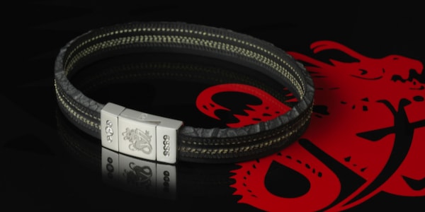 Bracciali esclusivi realizzati da uno pneumatico usato da Schumacher