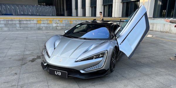 YangWang U9, la supercar cinese ha stile europeo e potenza super