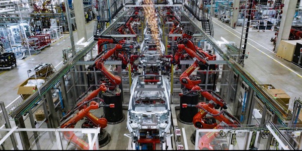 Tesla prepara l'assalto, avvisati i fornitori per Model 2 nel 2025