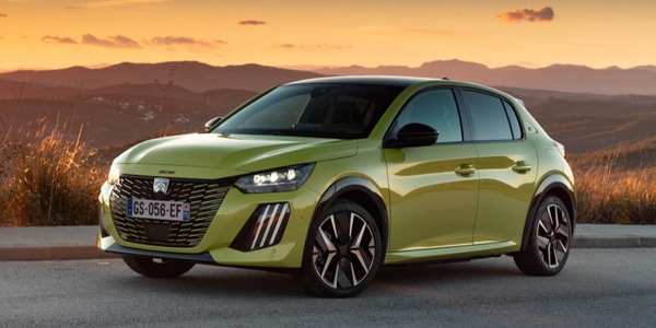 Piccolo non è bello: per Peugeot no elettriche più compatte di 208