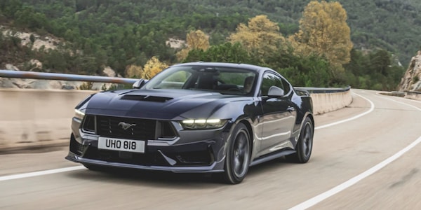 Ford Mustang 2024, nuova serie con l'eterno V8