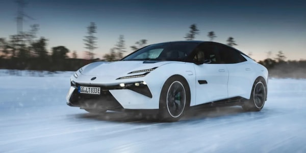 Lotus Emeya, la anti Taycan e Tesla Model S sta arrivando