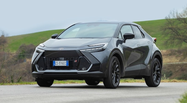 Nuova Toyota C-HR 2.0 AWD-I GR Sport, la prova