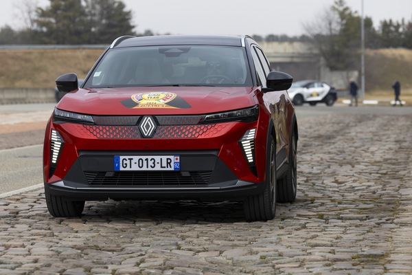 The Car of The Year 2024: Renault Scenic, la prova al Balocco