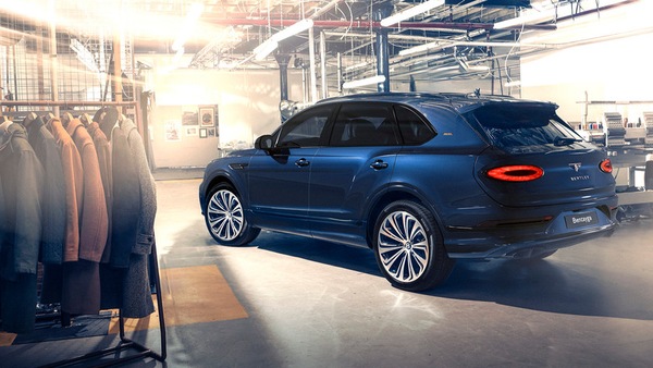 Bentley Bentayga, esemplare unico con Private White V.C.