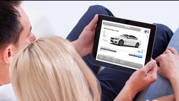 Controtendenza, gli italiani aumentano l'interesse per le auto termiche