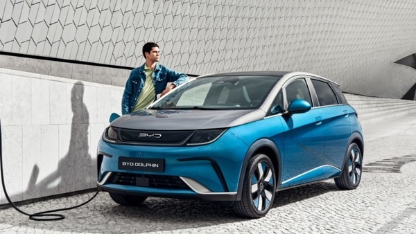 Il Governo italiano "corteggia" BYD: lo ha svelato il CEO Shu