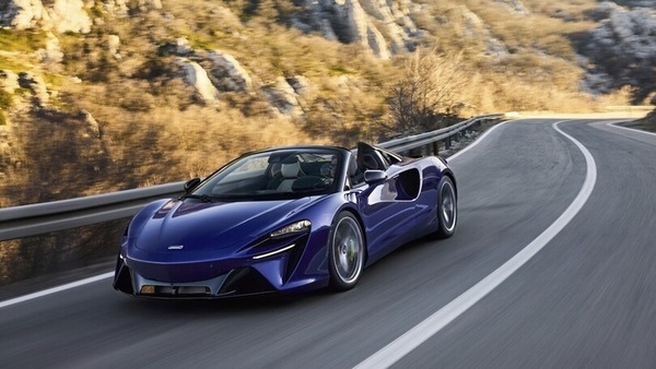 McLaren Artura Spider, giù il tetto non le prestazioni