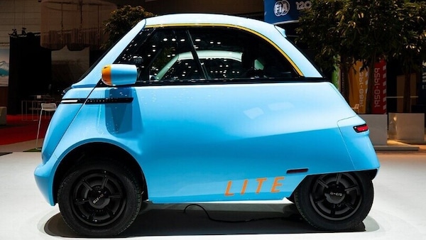 Microlino Lite, a Ginevra debutta la versione per i 14enni