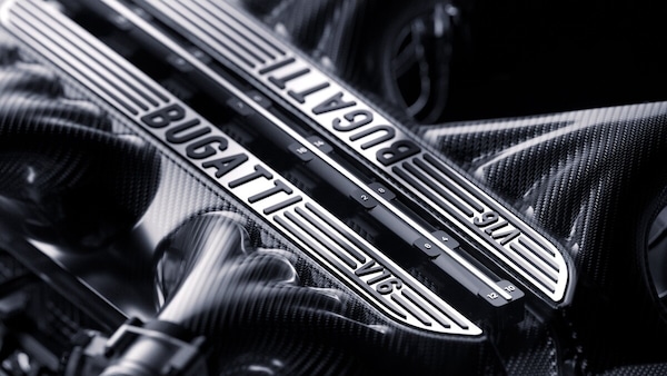 Nuova Bugatti ibrida 2024, avrà un motore V16!