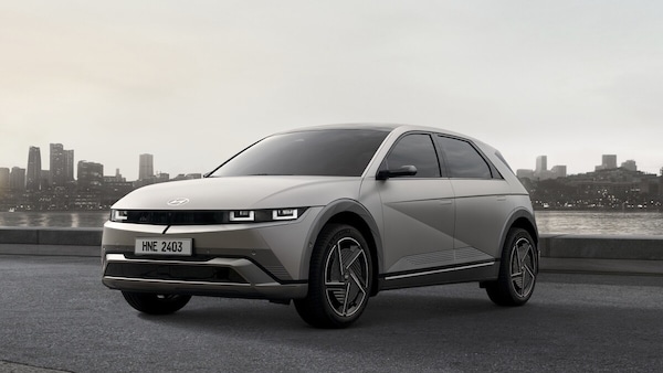 Ioniq 5 restyling, batteria potenziata e interni rivisti