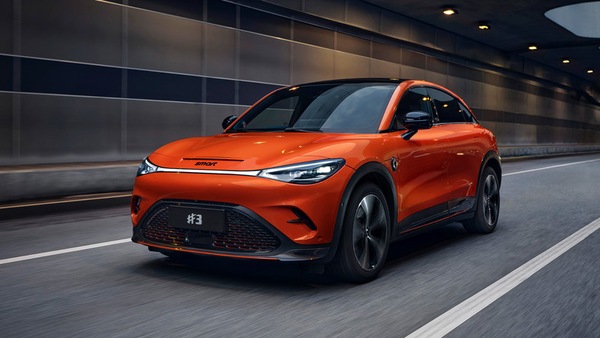 Smart #3 2024, come va la Brabus elettrica da 428 cv