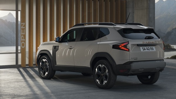 Nuova Dacia Duster 2024, i prezzi e i motori disponibili in Italia