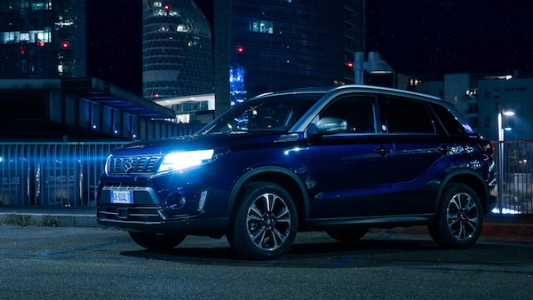 Suzuki Vitara Yoru, il Suv blu notte