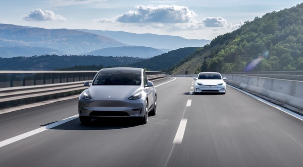 Tesla, arriva il FSD con reti neurali