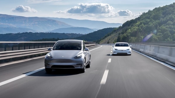 Tesla, arriva il FSD con reti neurali