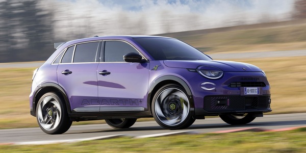 Abarth 600e Scorpionissima, le novità dello Scorpione più potente