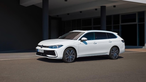 Nuova Volkswagen Passat, ordini aperti anche sull'ibrida plug-in