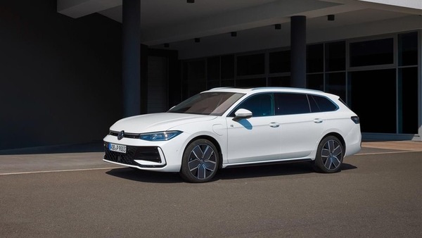 Nuova Volkswagen Passat, ordini aperti anche sull'ibrida plug-in