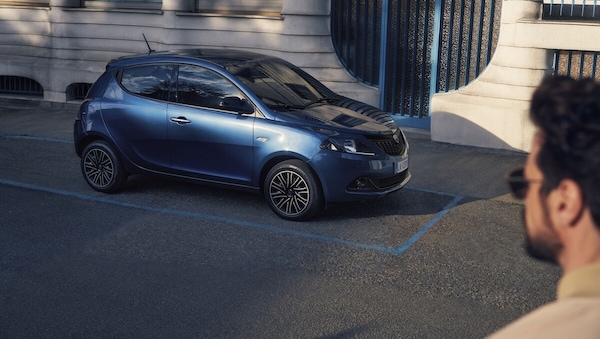 Lancia Ypsilon mild hybrid, in promozione a 79 euro prima dell'addio