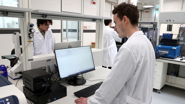 Ferrari, a Bologna un laboratorio per le celle al litio