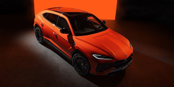 Lamborghini Urus SE, il super Suv diventa plug-in