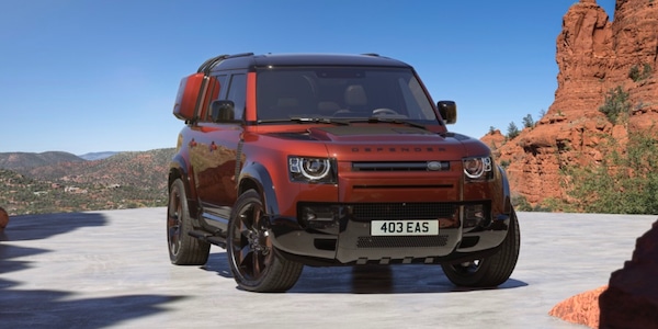 Land Rover Defender, per il 2024 novità di forma e di sostanza