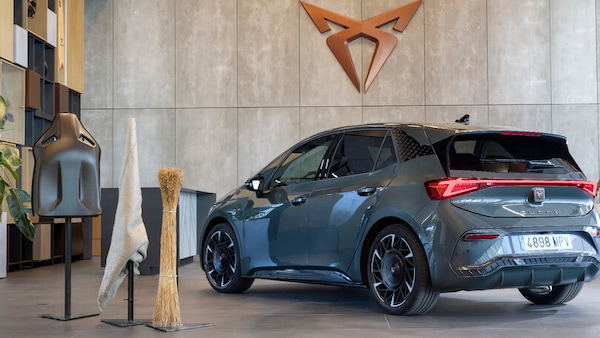 Cupra Born VZ: i nuovi sedili sportivi CUP con fibre di lino